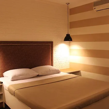 Urban Travellers Hotel Pasay Room photo