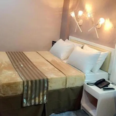 Urban Travellers Hotel Pasay Exterior photo