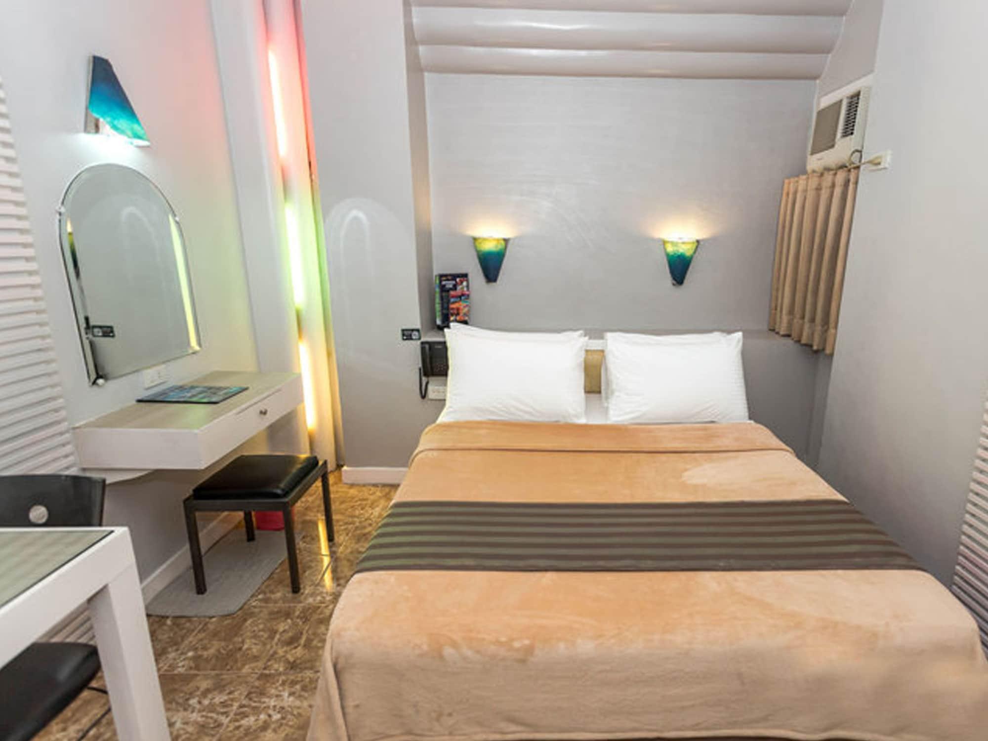 Urban Travellers Hotel 3*