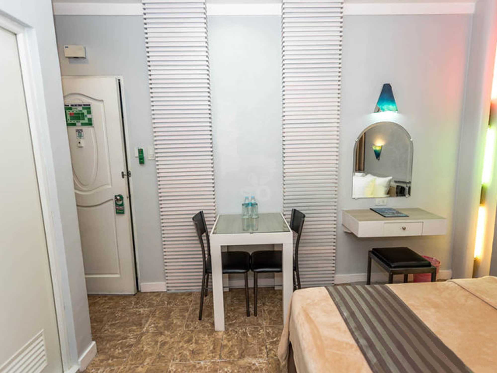 Urban Travellers 3* Pasay