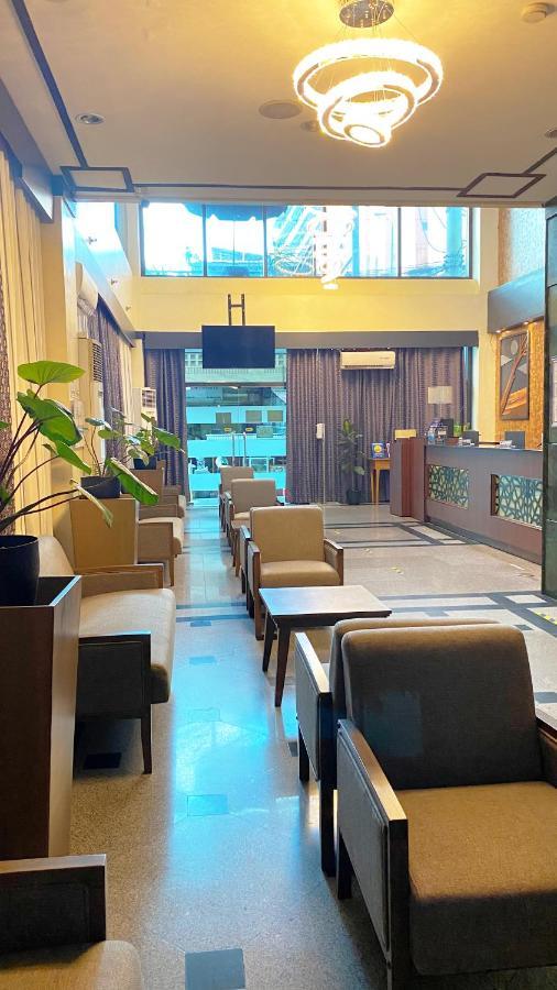 Urban Travellers 3* Pasay