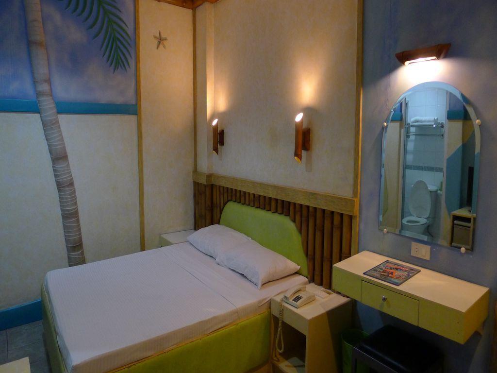 Hotel Urban Travellers 3*