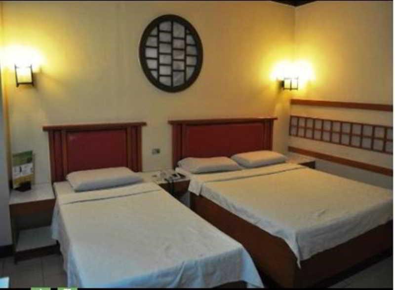 Urban Travellers 3* Pasay