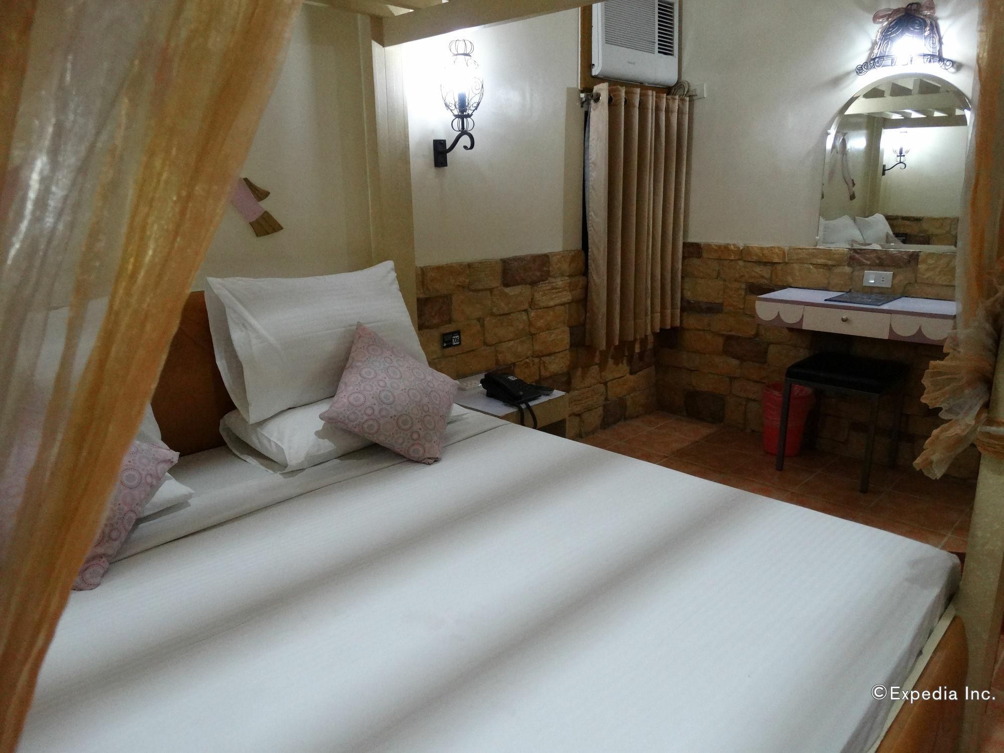 Hotel Urban Travellers 3*