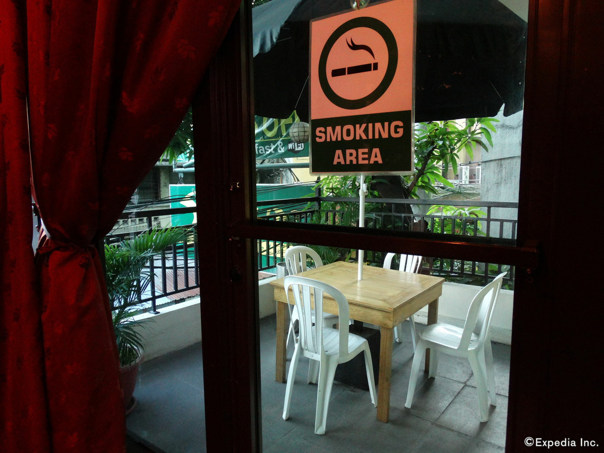 Urban Travellers Hotel Pasay